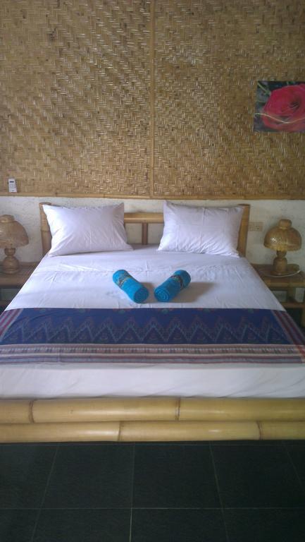 Tua Tua Keladi Bungalows กิลิไอร์ ภายนอก รูปภาพ