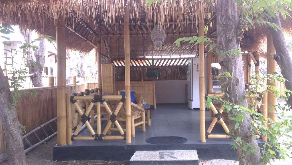 Tua Tua Keladi Bungalows กิลิไอร์ ภายนอก รูปภาพ