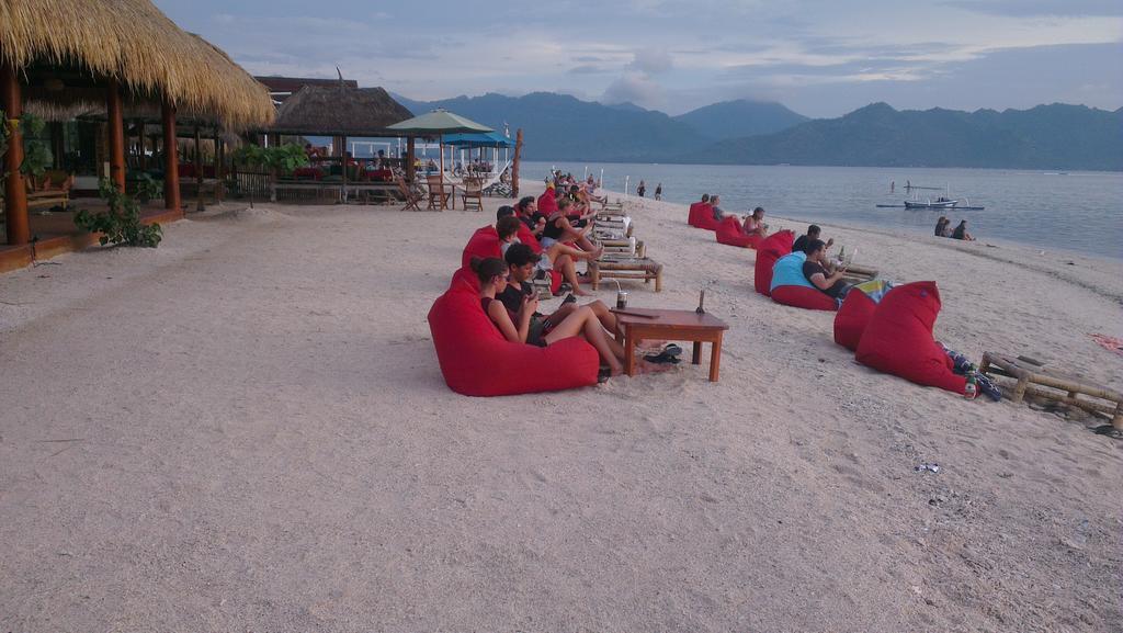 Tua Tua Keladi Bungalows กิลิไอร์ ภายนอก รูปภาพ