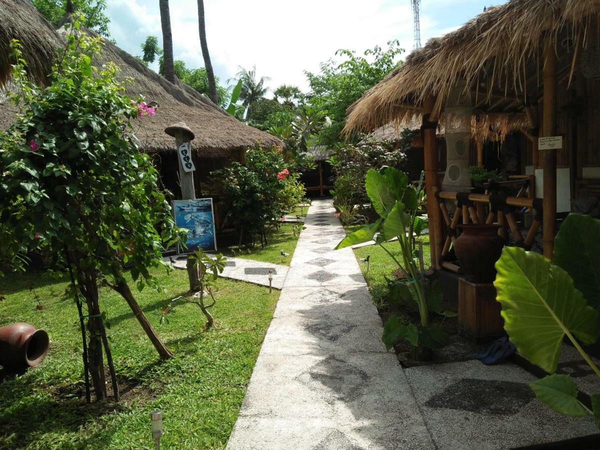 Tua Tua Keladi Bungalows กิลิไอร์ ภายนอก รูปภาพ